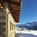 Lavarets D'hotes Ayas