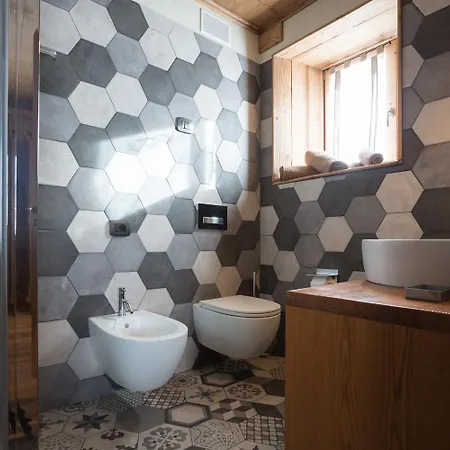 Lavarets D'hotes Hotell Ayas