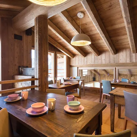 Hotell Lavarets D'hotes 3*