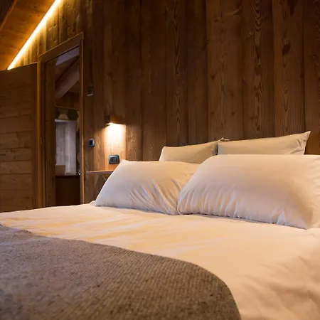 ホテル Lavarets D'hotes アヤス