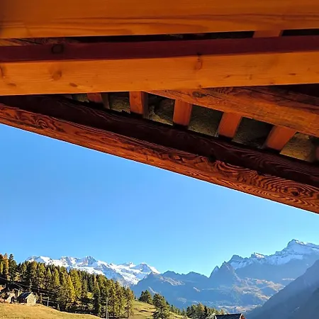 Hotell Lavarets D'hotes 3*