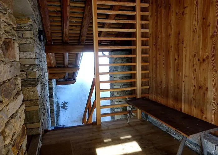 Lavarets D'hotes Hotel